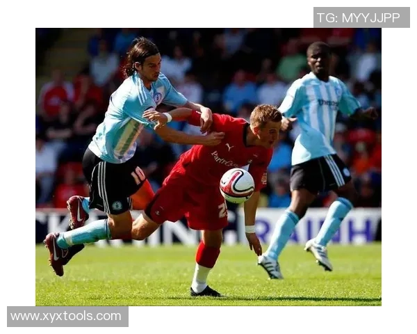 足球明星凯恩的全名揭秘及其职业生涯精彩瞬间回顾