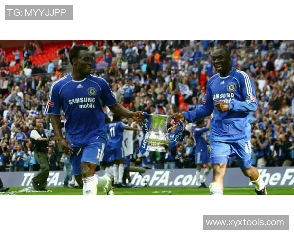 网络天才挑战足球明星的智慧与技巧谁能胜出引发热议 网络天才挑战足球明星的智慧与技巧谁能胜出引发热议