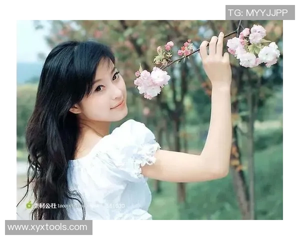 温柔如风的足球明星头像女展现运动与优雅的完美结合 温柔如风的足球明星头像女展现运动与优雅的完美结合