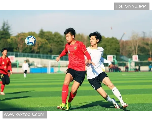 外号二娃的足球明星如何在绿茵场上书写传奇人生