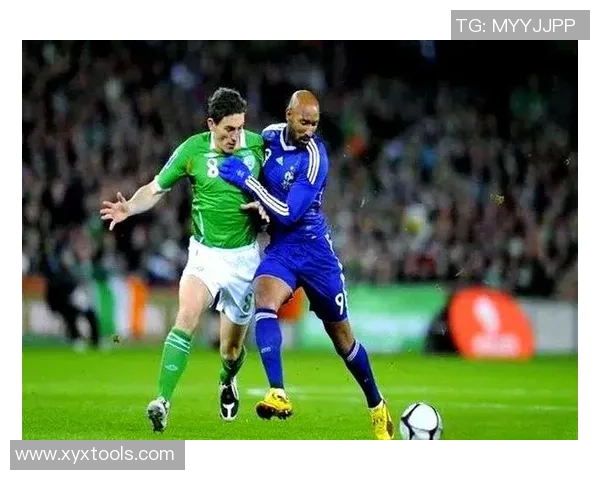 足球明星队长的踢球技巧与战术解析揭秘如何成为场上的领袖与核心